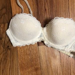 Underwire Demi bra lightly padded